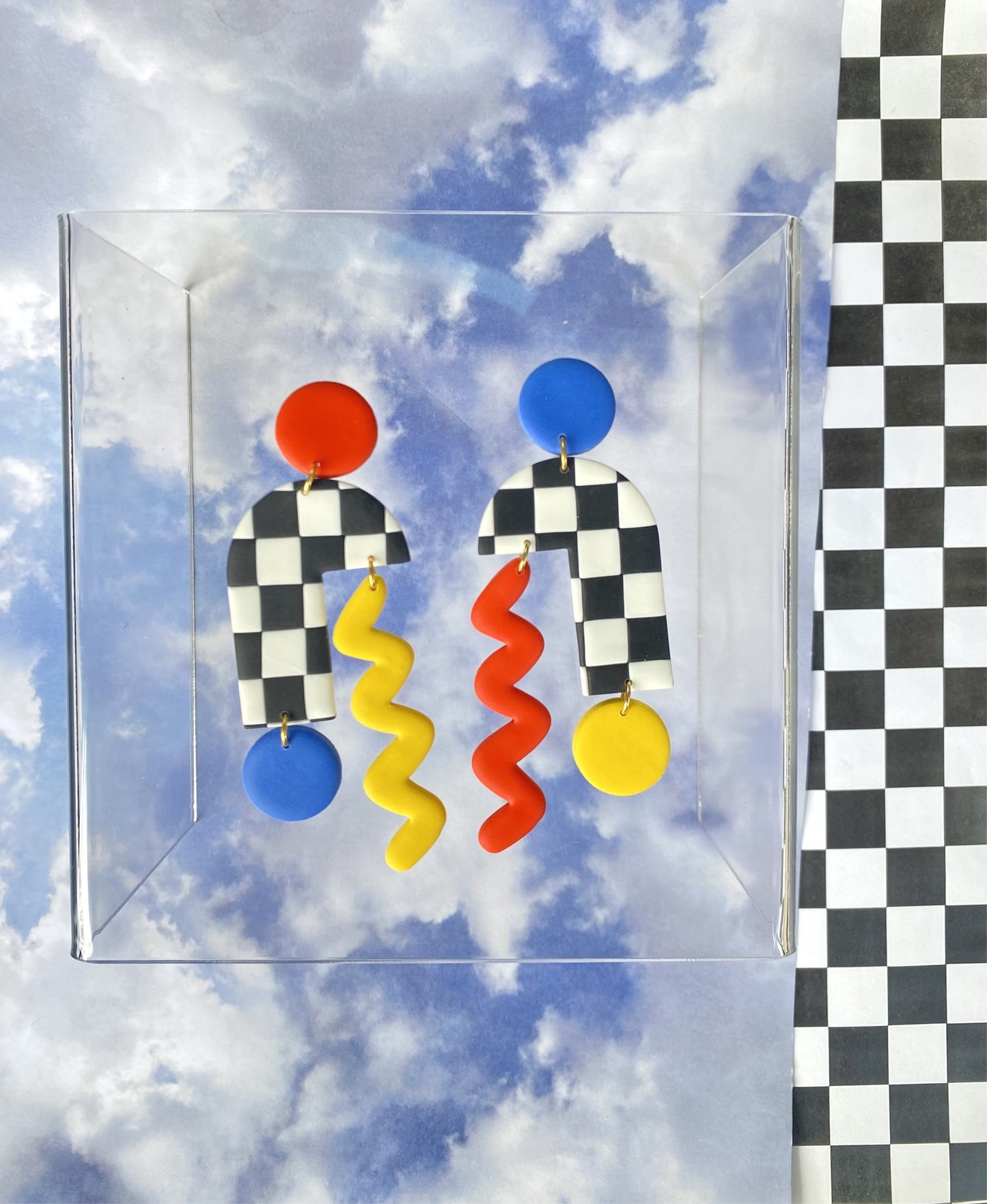 Mismatch primary checker earrings